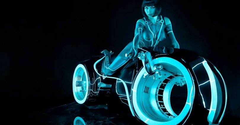 Моторите от "Tron" + мацки от Playboy?